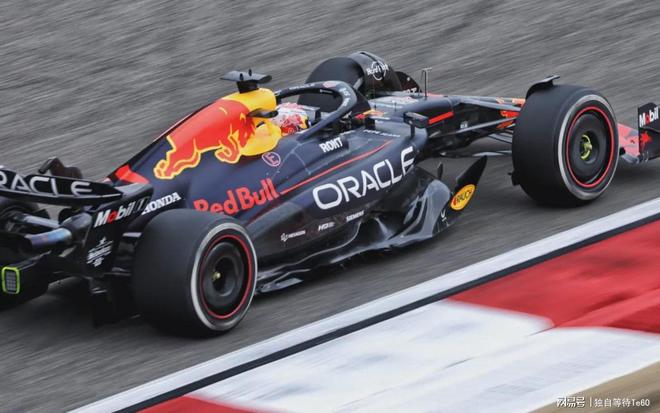 索伯车队绝杀红牛车队，汉密尔顿惊艳四座