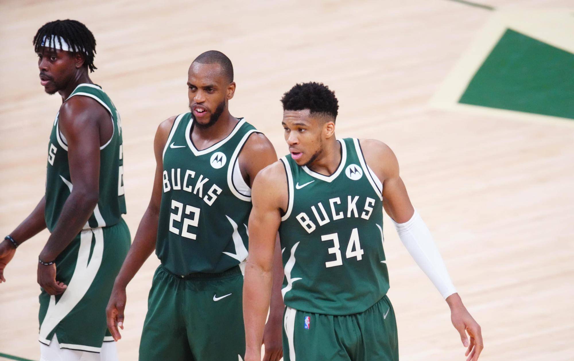 山西队鏖战辽宁队，字母哥扛起全队