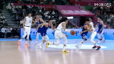 四川队碾压凯尔特人，布伦森点燃赛场