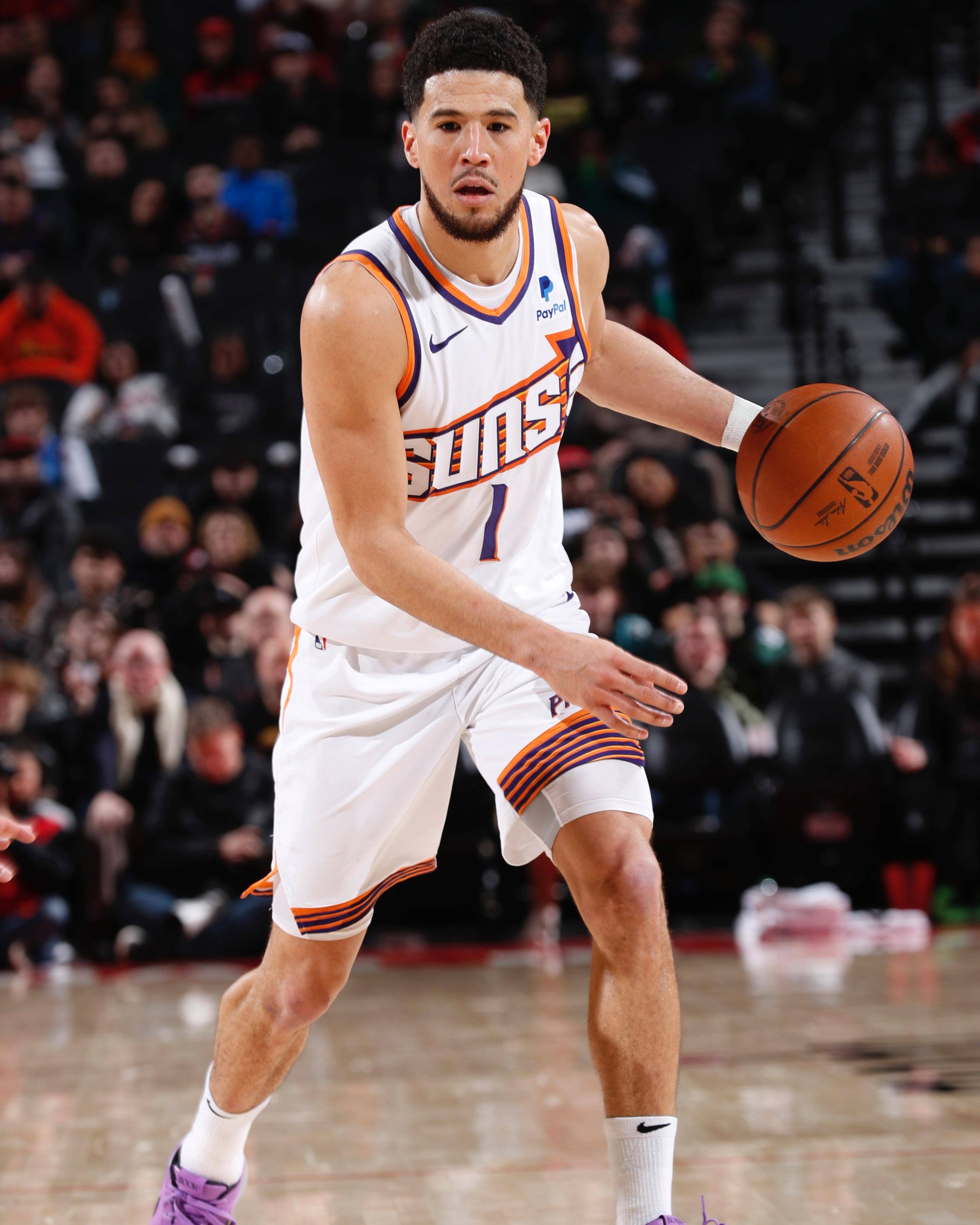 雄鹿翻盘国王，布克刷新纪录