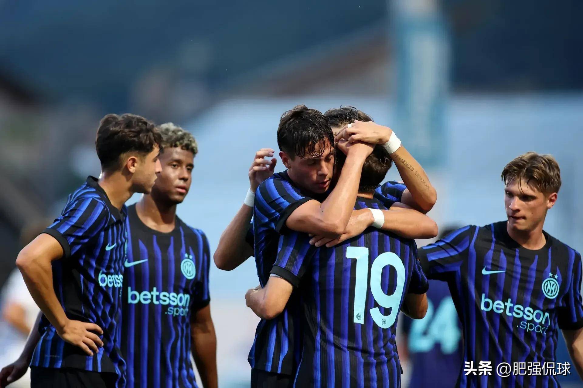 国际米兰轻取希腊,托尼带队取胜 国际米兰轻取希腊,托尼带队取胜