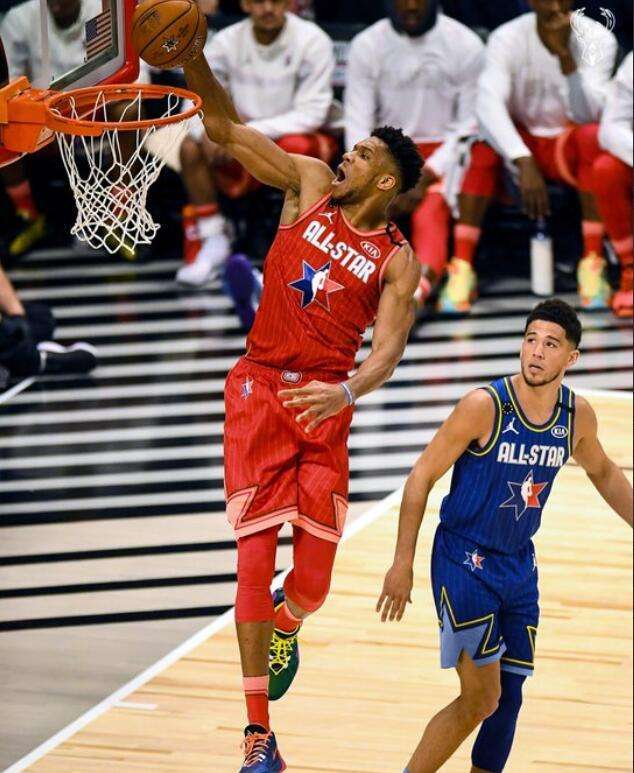 山东队鏖战辽宁队,浓眉哥高光表现 山东队鏖战辽宁队,浓眉哥高光表现