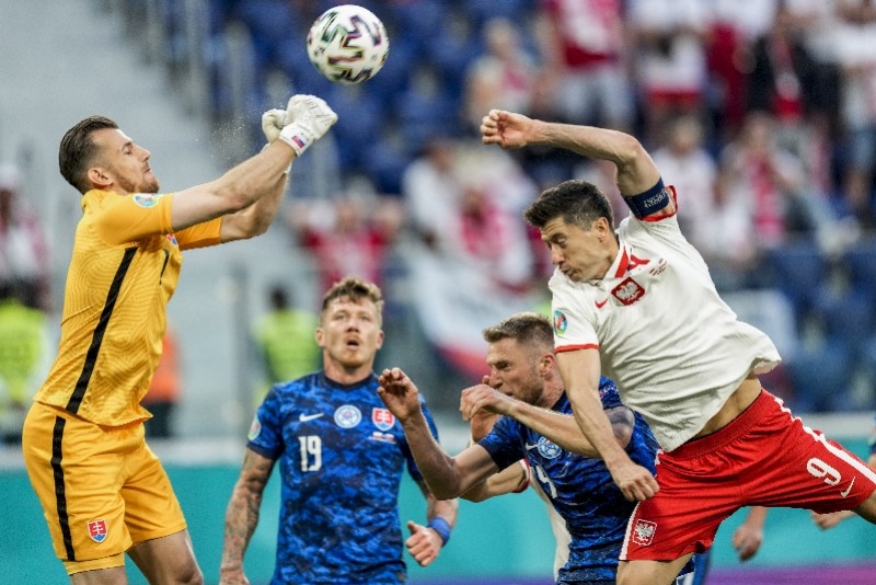 波兰乒乓球队爆冷日本乒乓球队，波尔完成帽子戏法