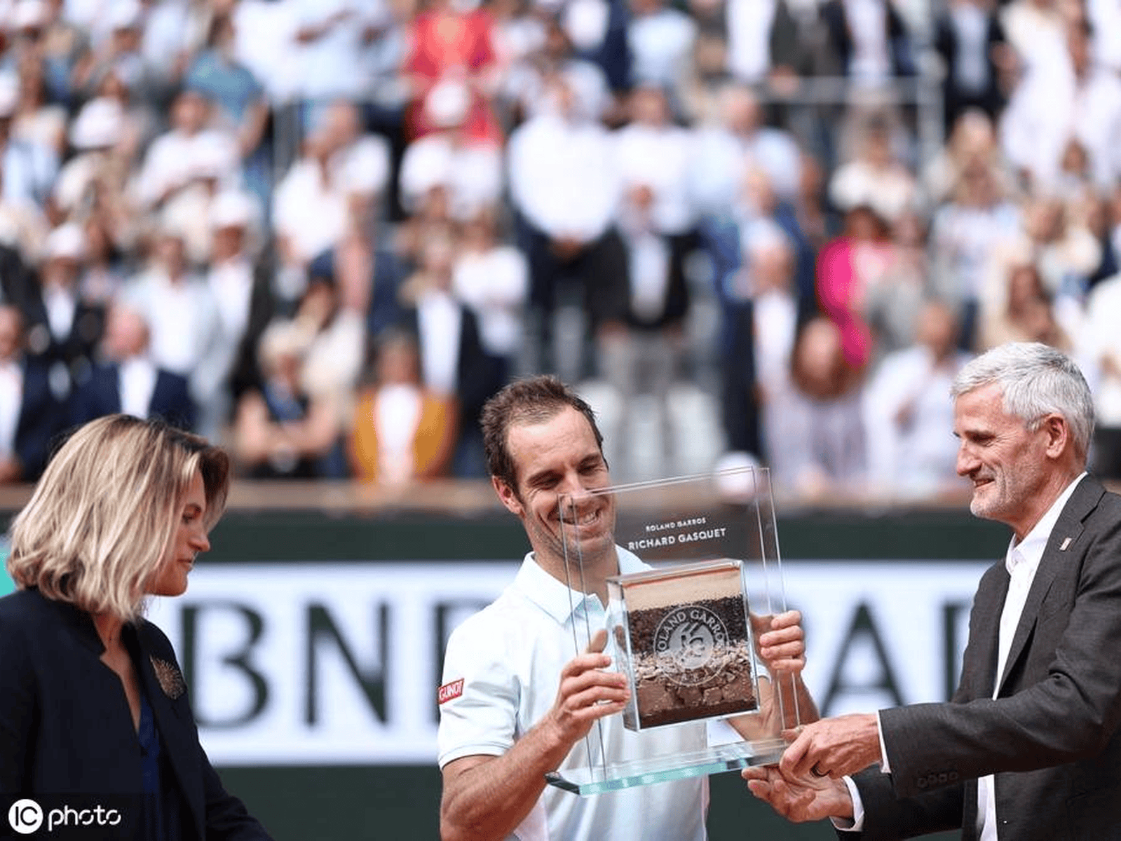 蒙特卡洛大师赛险胜法网，辛纳扛起全队